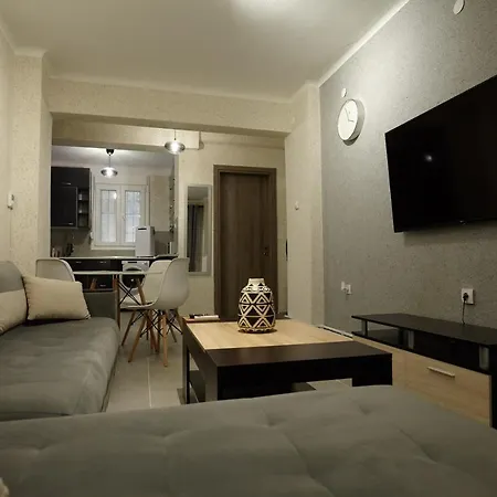 Stylish Kosher Oasis Near The Airport And Beach Apartment *