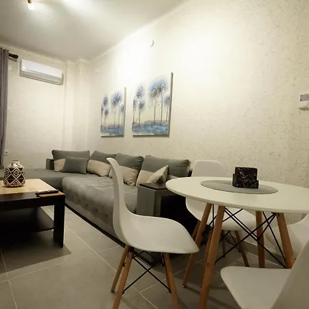 Stylish Kosher Oasis Near The Airport And Beach Apartment *