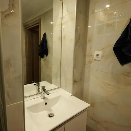 Stylish Kosher Oasis Near The Airport And Beach